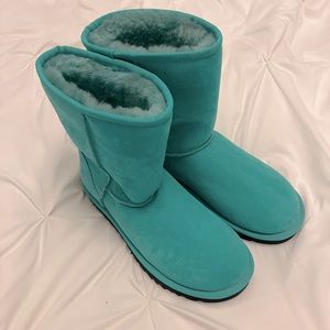 UGG Womens Classic Boot Size 7